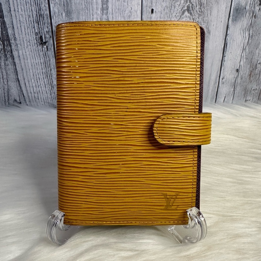 LOUIS VUITTON epi agenda passport holder PM in yellow